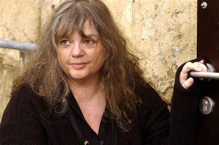 5 Surprising Secrets About Gail O'Grady You Didn't Know