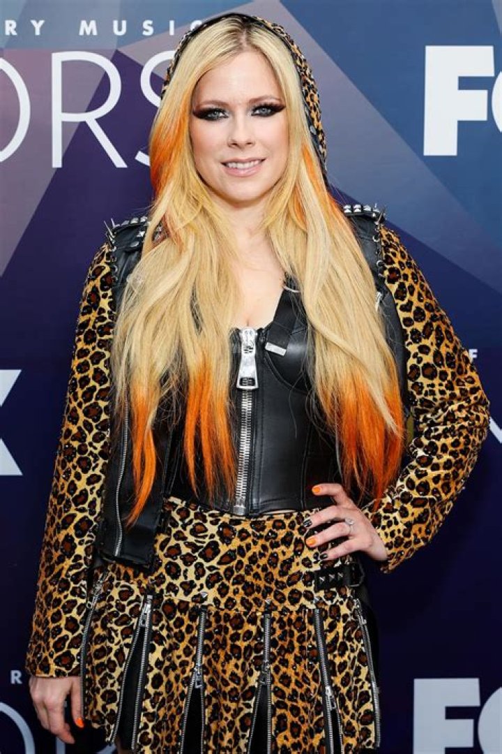 Avril Lavigne Height: A Closer Look at the Pop Punk Icon