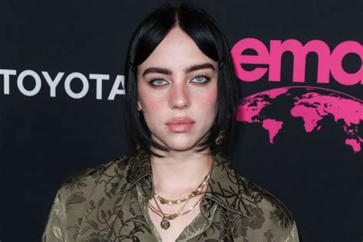 Billie Eilish Topless: A Deep Dive into the Controversy and Impact