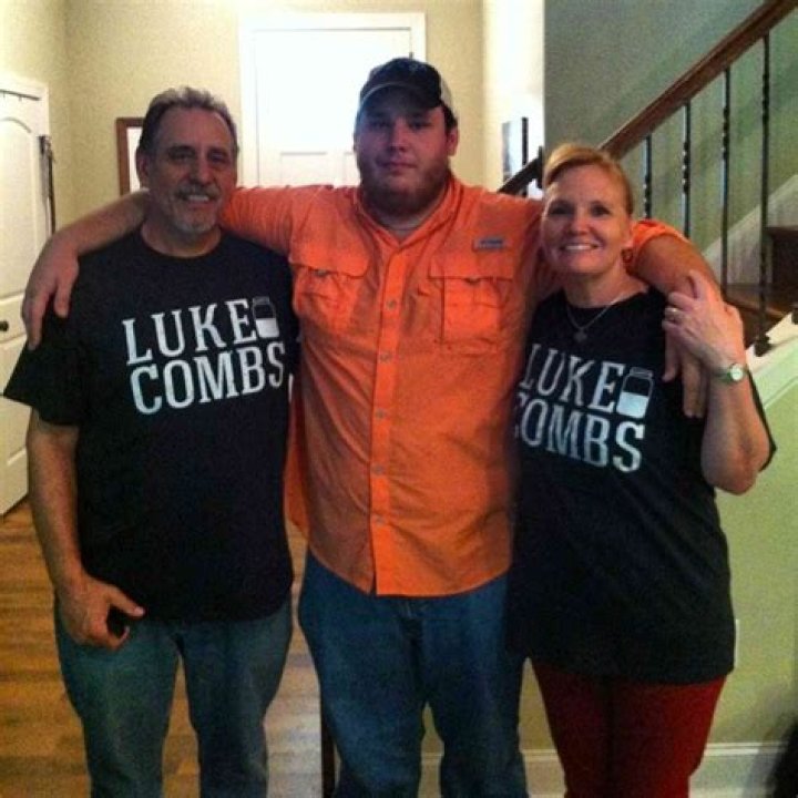 Did Luke Combs Have an Older Sibling? Uncovering the Family Dynamics