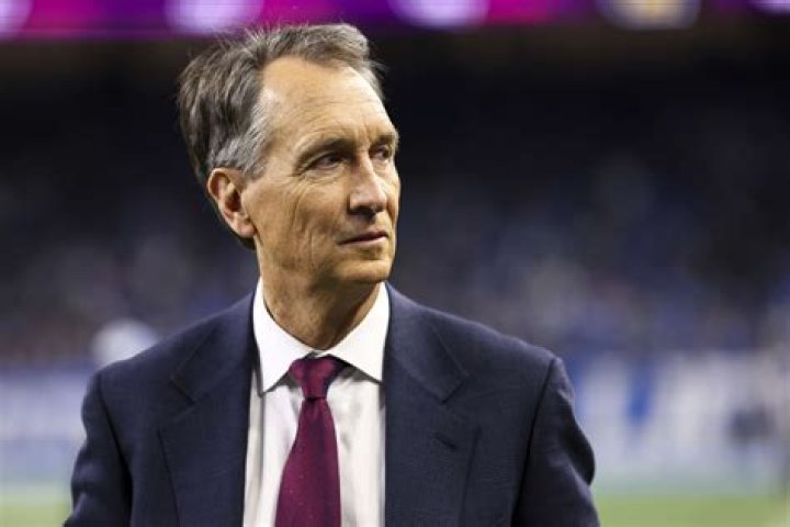 Discover the Inside Scoop: Why Did Cris Collinsworth Retire from Football?