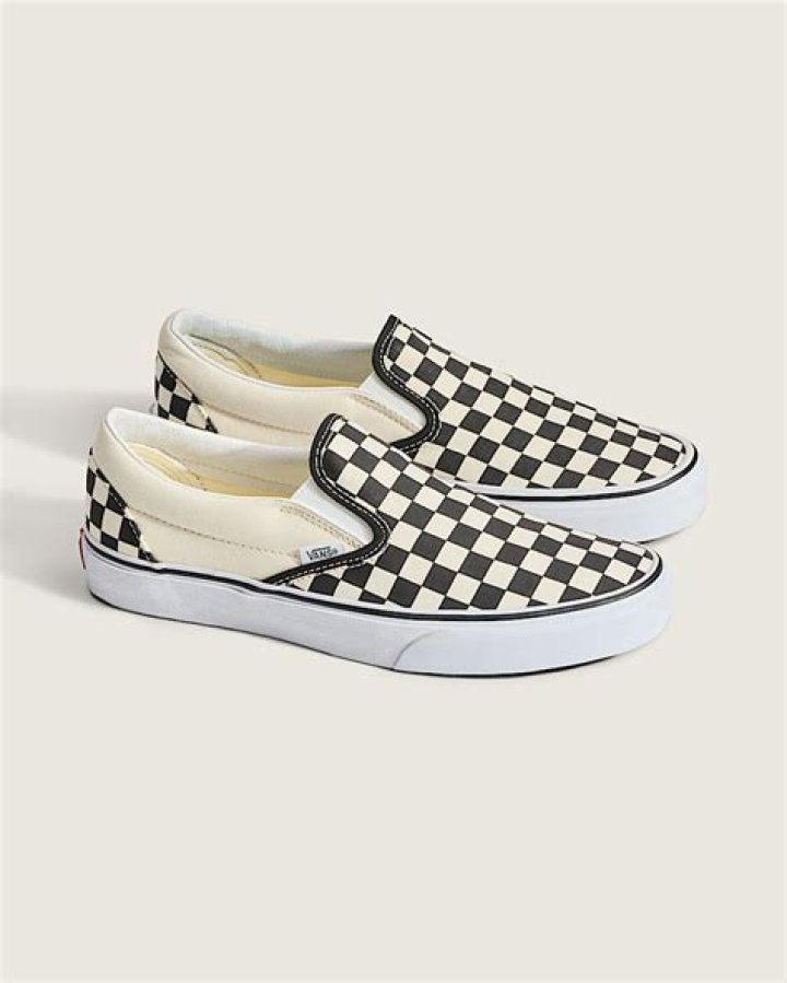 Exploring the Timeless Appeal of Slip-On Shoes: Vans Edition