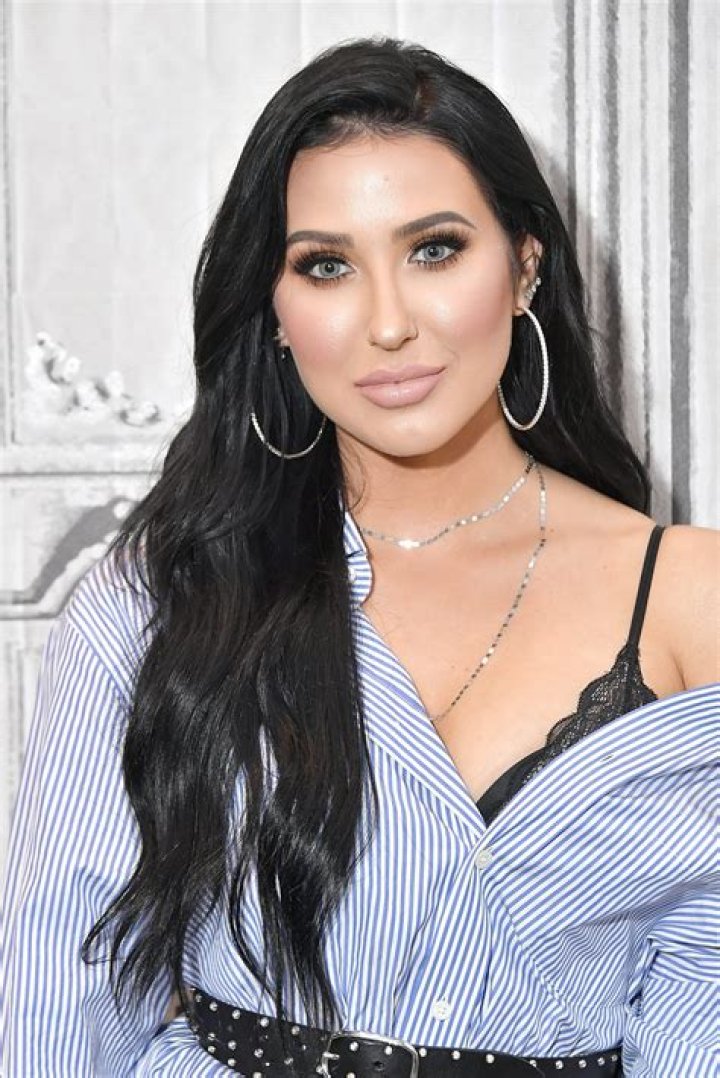 Jaclyn Hill Net Worth 2023: A Deep Dive into the Life and Earnings of a Beauty Mogul