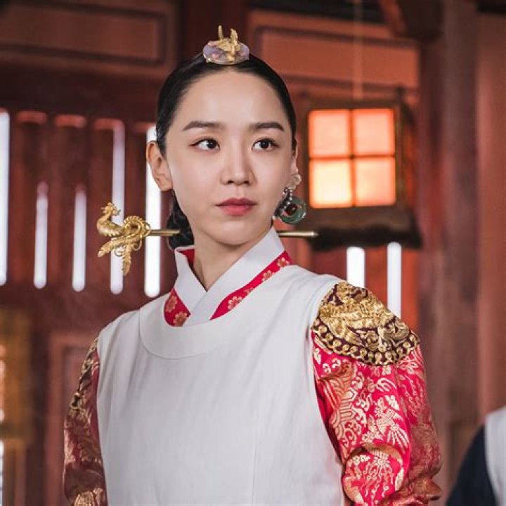Korean Chesterkoong: The Rising Star of Korean Entertainment