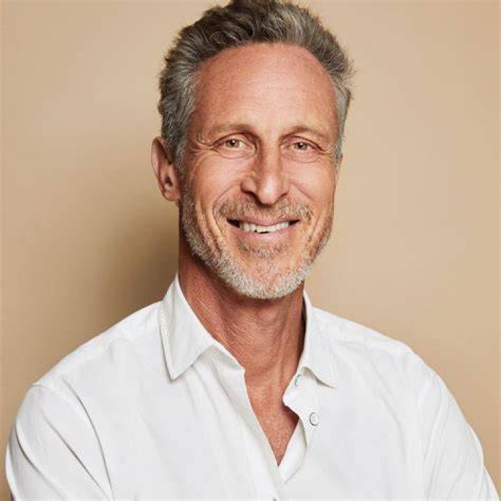 Mark Hyman Marriages: Insights into the Personal Life of a Renowned Health Expert