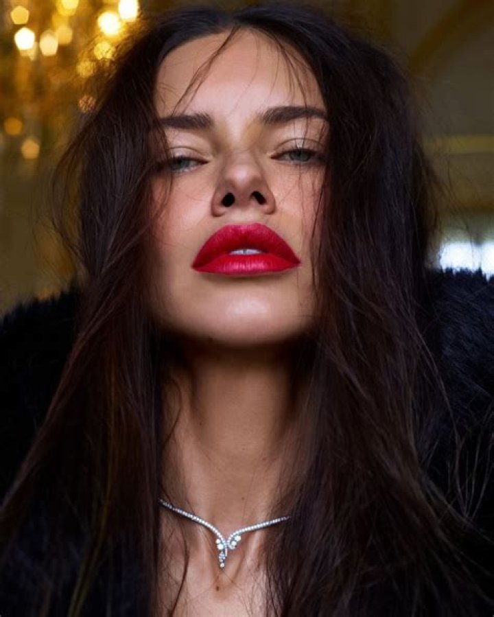 The Enduring Age of Adriana Lima: An Ageless Beauty