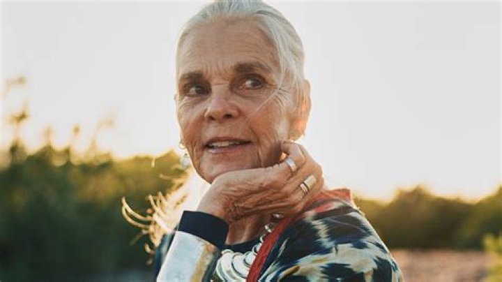 The Inspiring Life and Legacy of Ali MacGraw: A Journey Through Fame, Passion, and Impact