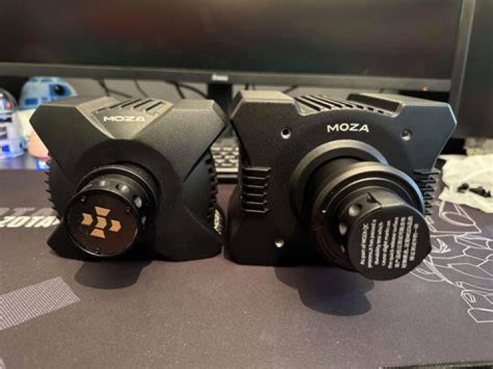 The Ultimate Comparison: Moza R3 vs. R5 - Which Gimbal Reigns Supreme?