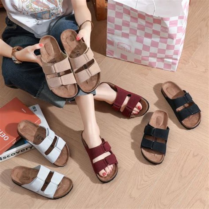 The Ultimate Guide to Jelly Sandals: Fashion, Comfort, and Versatility