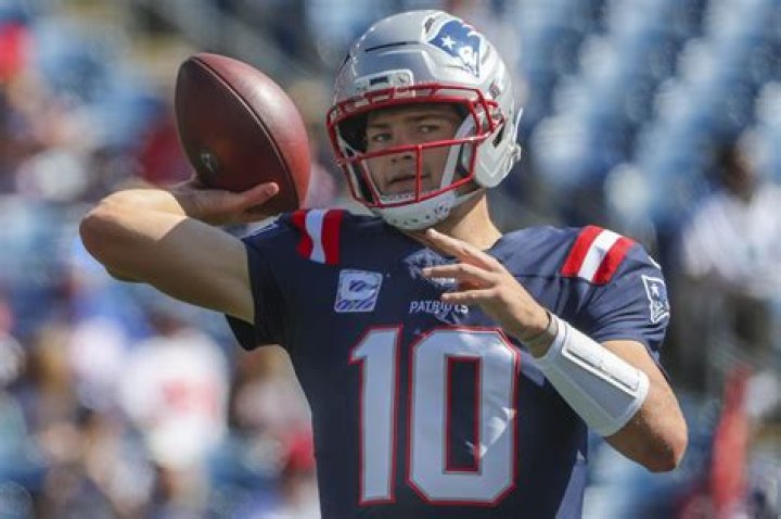 Tyler Barrett vs David Maynard: A Quarterback Battle for the Ages