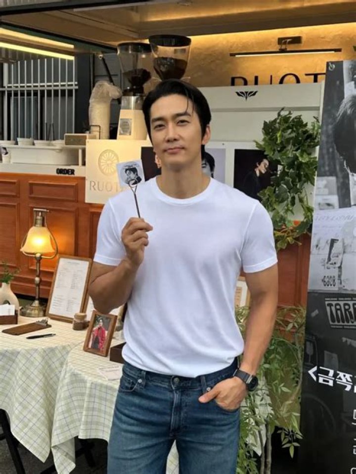 Unraveling the Mystery of Song Seung Heon's Girlfriend