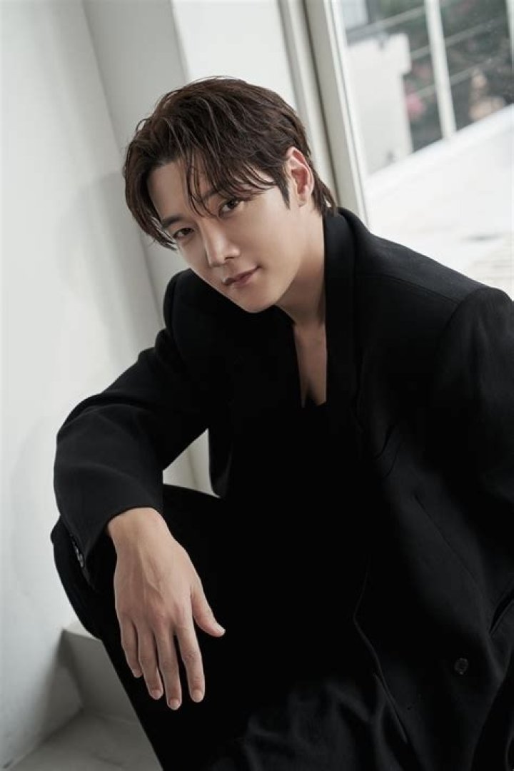 Unraveling the Mystique: Choi Jin Hyuk's Wife and His Personal Life
