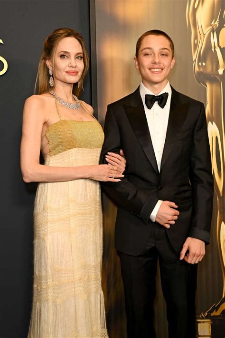 Unveiling the Lives of Knox & Vivienne Jolie Pitt: The Charismatic Twins